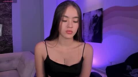 Snapshot of maiacollins chatting on 14, 11, 2025 Maia online show from 14, 11, 2025