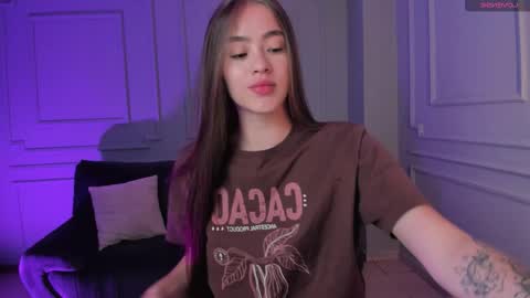 Snapshot of maiacollins chatting on 18, 11, 2025 Maia online show from 18, 11, 2025