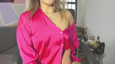 Snapshot of maiaconnor chatting on 21, 2, 2025 online show from 21, 2, 2025