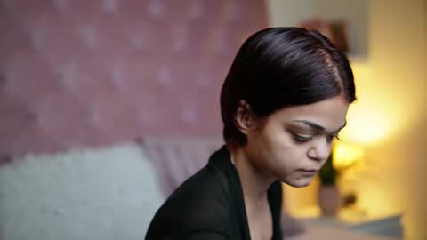  Maia  online show from 26, 10, 2025