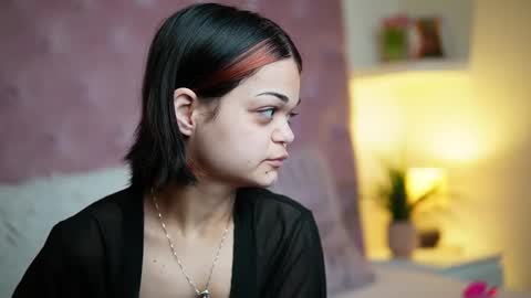  Maia  online show from 25, 2, 2026