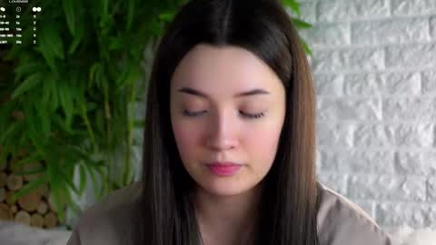 Lucy online show from 25, 3, 2026