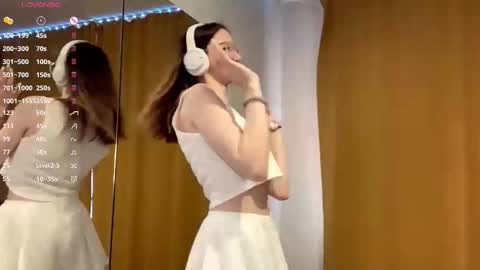 Elina online show from 20, 10, 2025