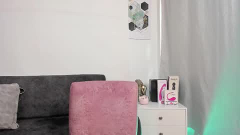 Mailyn online show from 9, 3, 2026