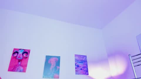 Snapshot of maithe_022 chatting on 14, 10, 2025 mai online show from 14, 10, 2025