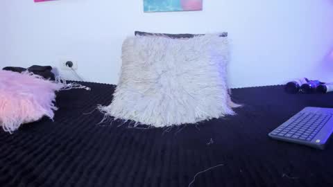 Snapshot of maithe_022 chatting on 17, 10, 2025 mai online show from 17, 10, 2025