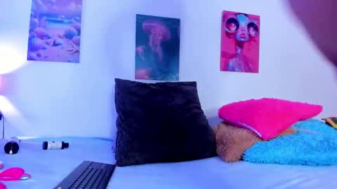 Snapshot of maithe_022 chatting on 3, 12, 2025 mai online show from 3, 12, 2025