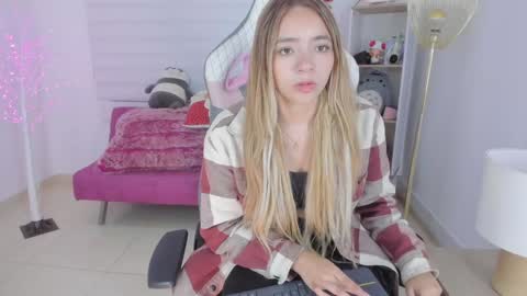 Snapshot of majo_gomez chatting on 30, 12, 2024 Majo online show from 30, 12, 2024