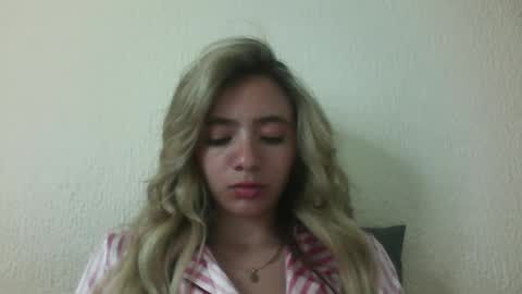 majo_gomezz online show from 22, 12, 2025