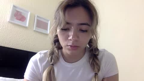 Snapshot of majo_gomezz chatting on 30, 4, 2026 majo_gomezz online show from 30, 4, 2026