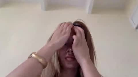Snapshot of majo_gomezz chatting on 14, 5, 2026 majo_gomezz online show from 14, 5, 2026