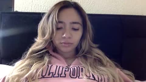 Snapshot of majo_gomezz chatting on 27, 5, 2026 majo_gomezz online show from 27, 5, 2026