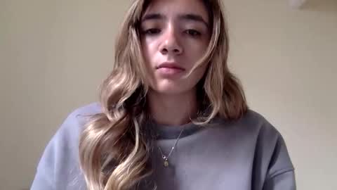 Snapshot of majo_gomezz chatting on 27, 5, 2026 majo_gomezz online show from 27, 5, 2026