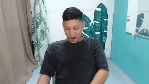 makehugecock online show from 27, 10, 2025