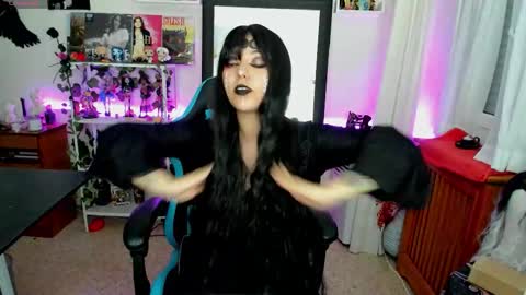 Snapshot of makii_33 chatting on 12, 10, 2025 ...  ... online show from 12, 10, 2025