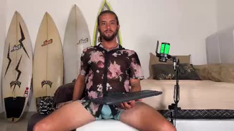 Mack  Makingmoans Twitter online show from 25, 6, 2026