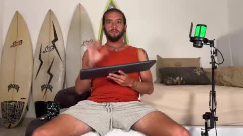 Mack  Makingmoans Twitter online show from 26, 6, 2026