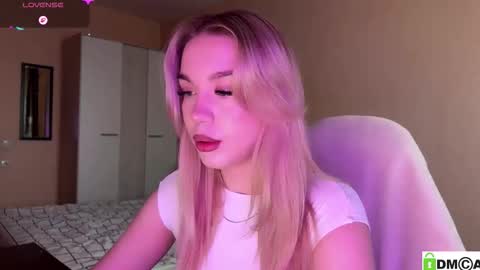 Snapshot of maksisisia chatting on 5, 12, 2025 maksisisia online show from 5, 12, 2025