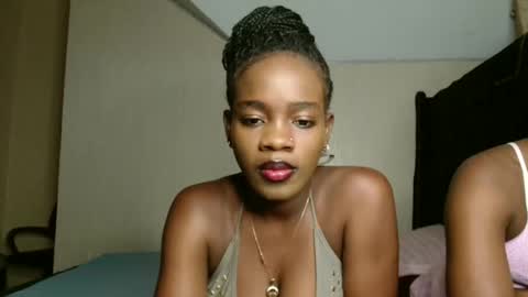 Snapshot of malani_malia chatting on 14, 11, 2025 malani_malia online show from 14, 11, 2025