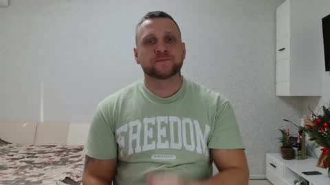 Snapshot of malchyshka chatting on 4, 1, 2025 malchyshka online show from 4, 1, 2025