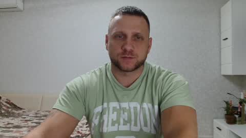 Snapshot of malchyshka chatting on 4, 1, 2025 malchyshka online show from 4, 1, 2025