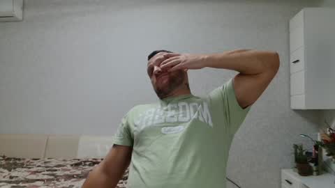 Snapshot of malchyshka chatting on 5, 1, 2025 malchyshka online show from 5, 1, 2025