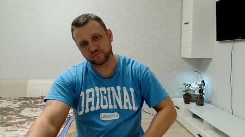 Snapshot of malchyshka chatting on 2, 2, 2025 malchyshka online show from 2, 2, 2025