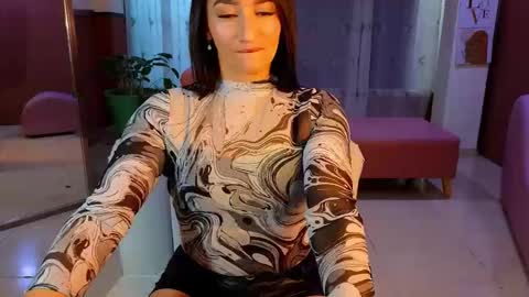 Snapshot of malen_fitnessmilf chatting on 17, 10, 2025 malen_fitnessmilf online show from 17, 10, 2025