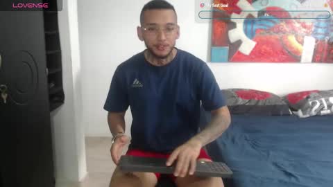 Snapshot of malikzzain chatting on 28, 10, 2025 Zain Malik online show from 28, 10, 2025