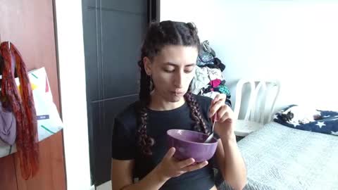 Snapshot of malitamuymal22 chatting on 4, 1, 2025 Malita online show from 4, 1, 2025