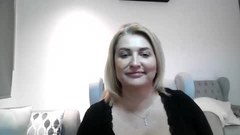 Snapshot of malorine chatting on 20, 11, 2025 malorine online show from 20, 11, 2025