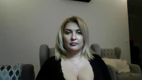 Snapshot of malorine chatting on 21, 11, 2025 malorine online show from 21, 11, 2025