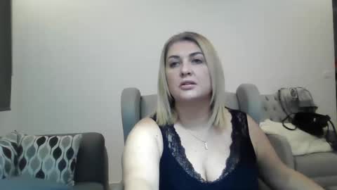Snapshot of malorine chatting on 24, 11, 2025 malorine online show from 24, 11, 2025