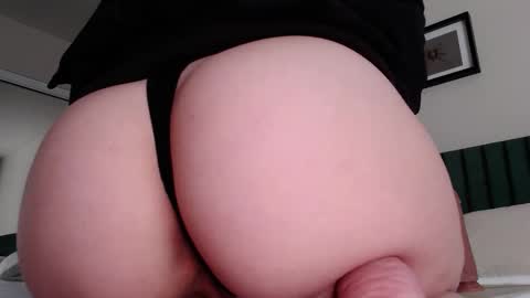 Snapshot of malthevalleyqueen chatting on 9, 1, 2025 Mal online show from 9, 1, 2025