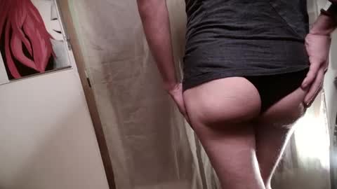 Snapshot of malvinkasen chatting on 2, 2, 2025 Anamalenka online show from 2, 2, 2025