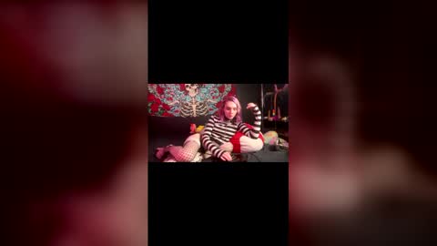 Snapshot of mamashroomz chatting on 1, 3, 2026 MamaShroomz online show from 1, 3, 2026