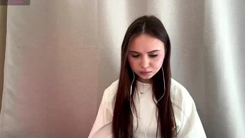 Mia Davis online show from 28, 2, 2026