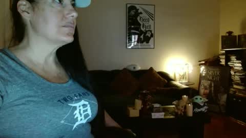 mandaloriangirlsfight online show from 10, 10, 2025