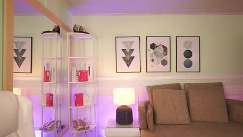 Mandy Collins online show from 18, 4, 2026