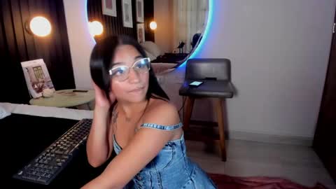 manelyk_evanss online show from 27, 5, 2026