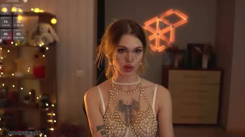 Snapshot of manifreyja chatting on 26, 10, 2025 Amelie online show from 26, 10, 2025