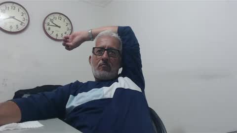 Manolito online show from 23, 2, 2025