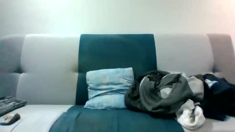 Snapshot of manu00004 chatting on 4, 1, 2025 marine lopez online show from 4, 1, 2025