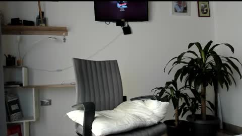 manucute 23  online show from 19, 2, 2026