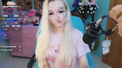 Manuela online show from 10, 12, 2024