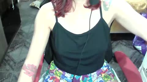 Manu Escarlate online show from 23, 9, 2025