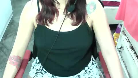 Manu Escarlate online show from 28, 4, 2026