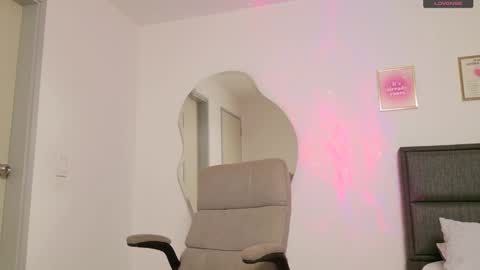     online show from 8, 3, 2025