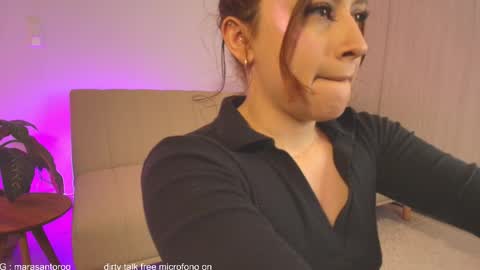 Mara Santoro online show from 5, 11, 2025