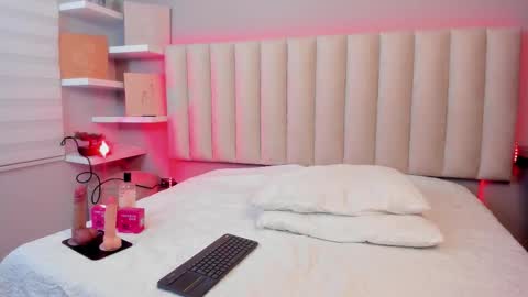 Snapshot of maraia_ford chatting on 2, 10, 2025 Mara online show from 2, 10, 2025